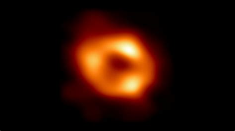 Glowing Gas Milky Ways Black Hole Captured In First Ever Image