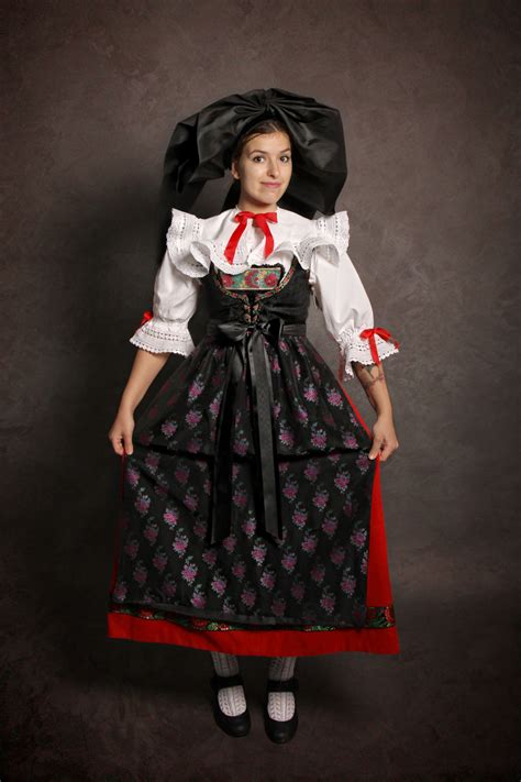 Costume Traditionnel Alsacien Sur Mesure Atelier La Colombe Vente