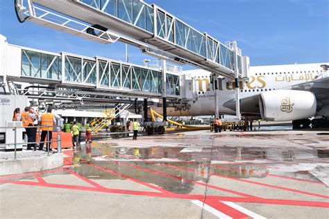 Brussels Airport Inaugurates Triple Boarding Bridge With A One Off A380 Flight By Emirates