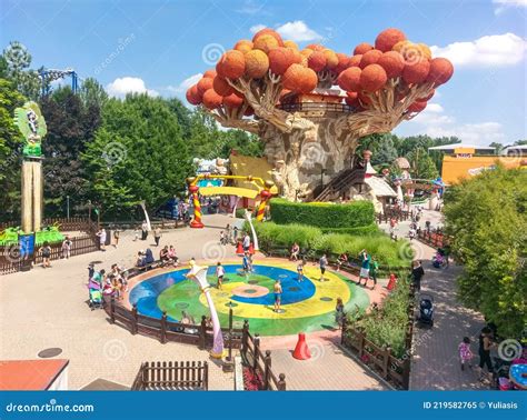 Castelnuovo Del Garda Italy July 2017 Gardaland Theme Amusement Park