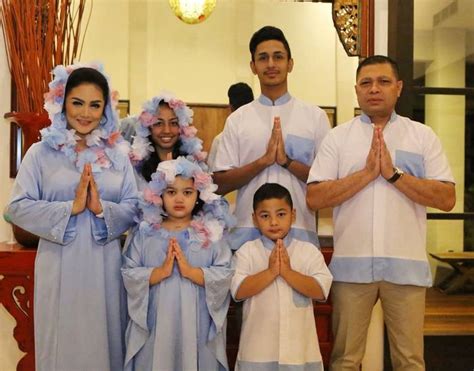 Politisi pdi perjuangan, menteri hukum dan ham ri, guru besar ilmu kriminologi sekolah tinggi. BERITA TERPOPULER: Karma Yasonna Laoly Anaknya Tersandung ...