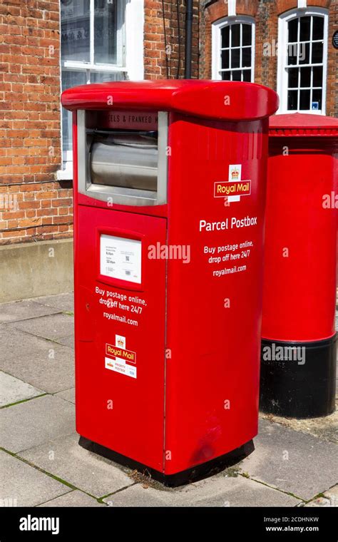 A Royal Mail Parcel Postbox In Aylesbury Buckinghamshire Uk Stock