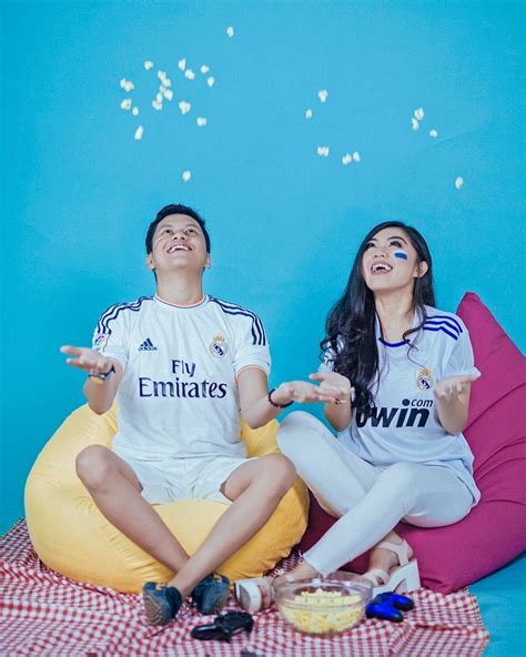 Prewedding outdoor couple for android apk download via apkpure.com. Tanpa Gaun, Foto Prewed Para Selebgram Ini Bisa Jadi ...