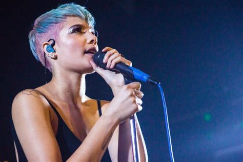 Exclusive halsey merch available here. Halsey Tickets | Koop Concertkaarten voor Halsey Tour 2019 ...