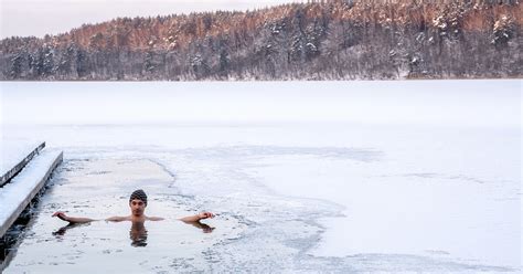 Eisbaden Der Kalte Kick Für Sinne Und Gesundheit Gesundnah Aok