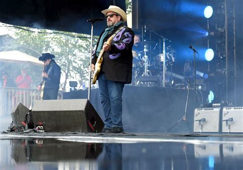 The Mavericks Liven Up A Rain Drenched Chevy Court At The Nys Fair
