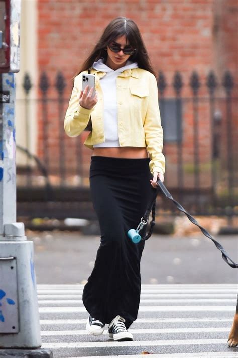 Emily Ratajkowski Out Walks Her Dog In New York 11252022 Emrata