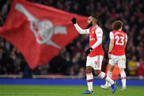 Arsenal vs Southampton commentary: Lacazette levels late for under-fire 