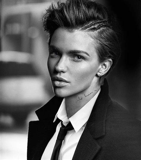 Pin By Zoom Anine On These Doos Tho Ruby Rose Haircut Ruby Rose Hair