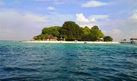 Cerita Sahabat Pulau Samalona Pulau Cantik Di Perairan Makassar