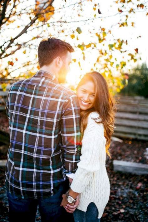 55 Best Engagement Poses Inspirations For Sweet Memories 07 In 2020