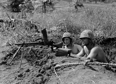 two soldiers in foxhole island of saipan in 1944 [1600x1165] r historyporn