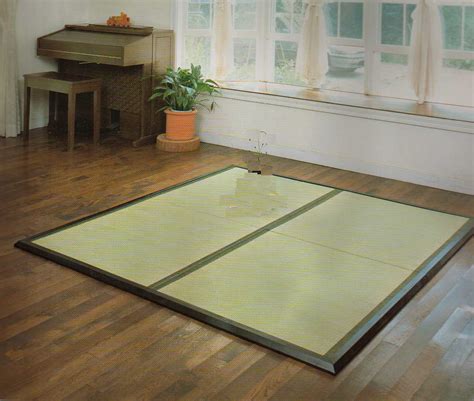 Wahre minimalisten orientieren sich, wenn es ums bett geht, am asiatischen vorbild und rollen die matte aus. Tatami mat Japanese mat