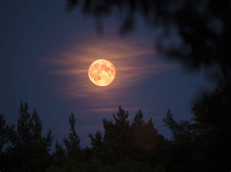 Aprils Pink Moon How To View The Biggest Supermoon Of 2020 In Morocco