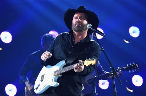 Garth Brooks Announces New Album Triple Live In Partnership With