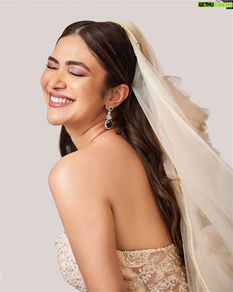 Ridhima Pandit Instagram Me Myself And I Do 👰‍♀️💁🏻‍♀️🤩 Gethu Cinema