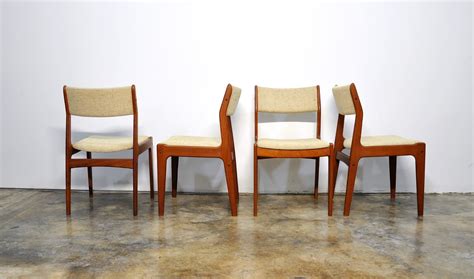 Select Modern Set Of 4 Danish Modern Teak Dining Chairs