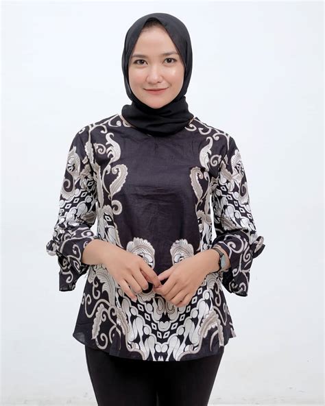 Model Baju Batik Wanita Islami Kekinian Dan Modern