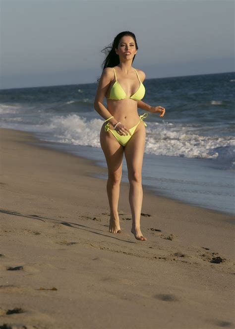 Brazilian Celebrity Claudia Alende Shows Her Hot Bikini Body The