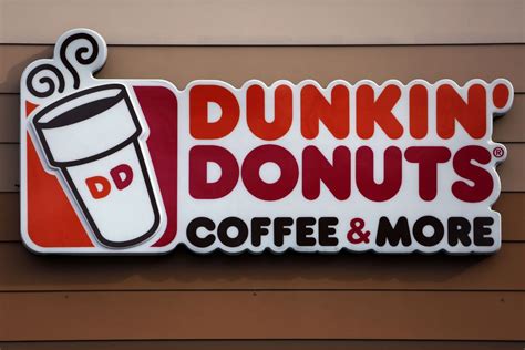 Dunkin To Close Up To 800 Stores In The Us By The End Of The Year