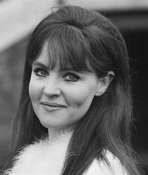 Pauline Collins Poses For A Picture In 1970 Pauline Collins In