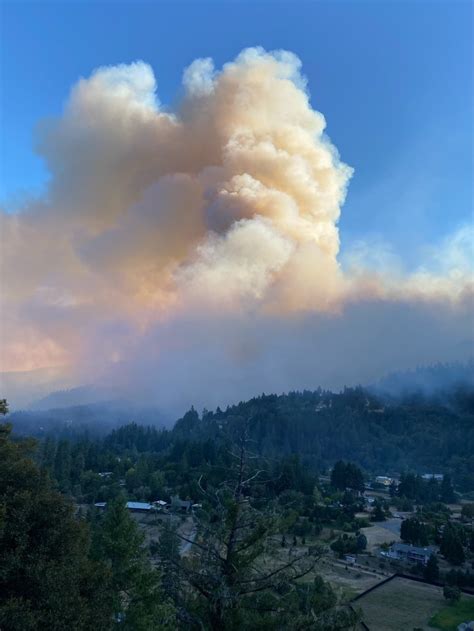 Wildfire Roundup Knob Fire Reaches 800 Acres Prompts New Evacuations