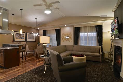 Vacation rentals for every style. Hotel Rooms With Two Bedrooms | 2 Bedroom Suites in ...