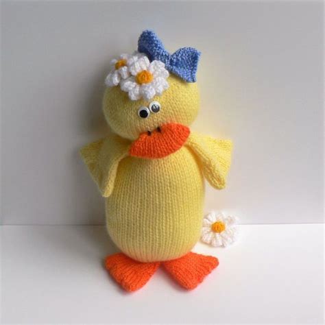 Free shipping on orders over $75! Daisy Duckling Knitting pattern | Etsy | Knitting patterns ...