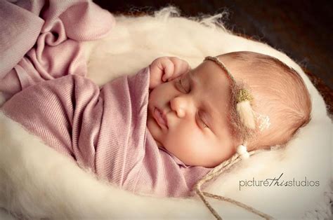 So Many Sweet Newborns In Our Studio This Month Look At This Beauty
