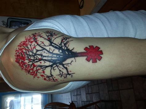 Thus, it's pretty fitting that flea just went out and got a tattoo featuring the ursine logo found on the state's flag. Pin on Tattoo Stuff