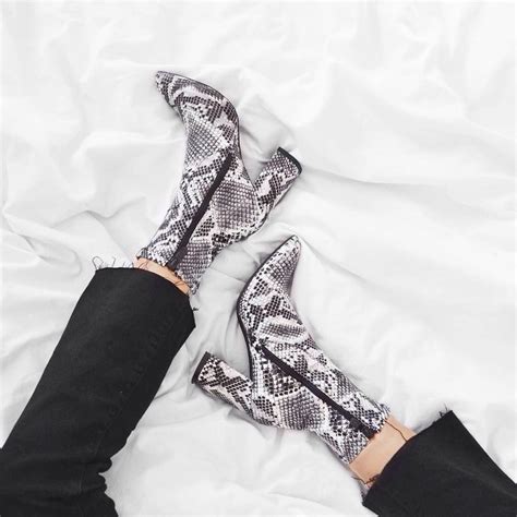 I don't think javascript and the google style guide specific features are in line with the current functionality of this library. Snake skin heeled boots... | Snake heels outfit, Snake ...