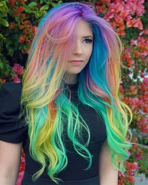 35 Randoms That Are Guaranteed To Amuse And Confuse Rainbow Hair