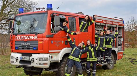 Freiwillige Feuerwehr Anzahl Der Aktiven In Der Stadt Gifhorn Leicht