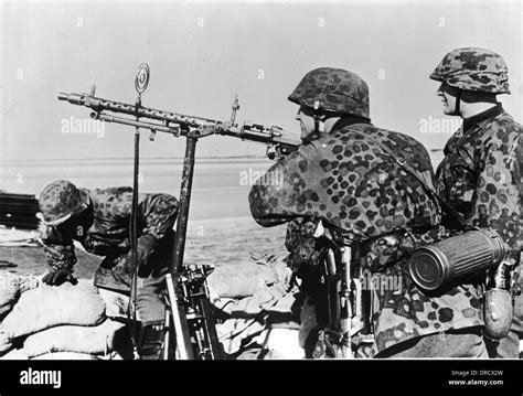German Machine Gun World War Two Black And White Stock Photos And Images