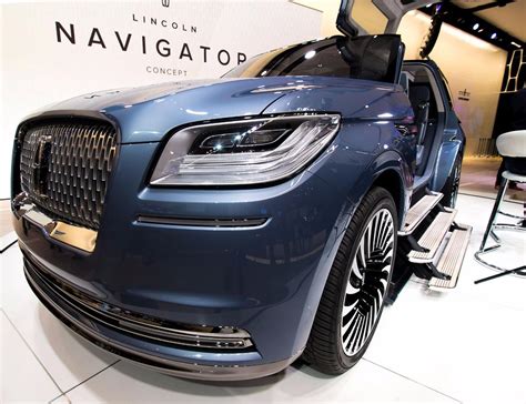 Lincoln Navigator Suv Concept Opens Wide In New York