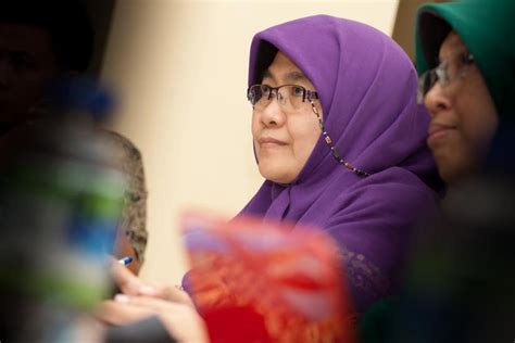 Kekerasan dalam pacaran tak hanya berupa kekerasan fisik, tapi juga kekerasan verbal atau emosional, kekerasan ekonomi, seksual, dan meski mengalami kekerasan emosional, sebagian besar pria tak menganggap diri mereka sebagai korban. PKS | Korban dan Pelaku Kekerasan Anak Sejatinya Sama-sama Korban