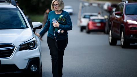 Virginia Woman Who Gave The Finger To President Trump S Motorcade Wins Election