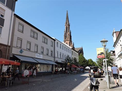 Nicht nur für touristen sind die schönheit und einmaligkeit dieser bauten von interesse. Offenburg, Selva Negra, Alemania. - Bild von Museum Im ...