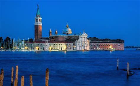 обои здание Италия Венеция Церковь 2048x1256 Wallpapermaniac