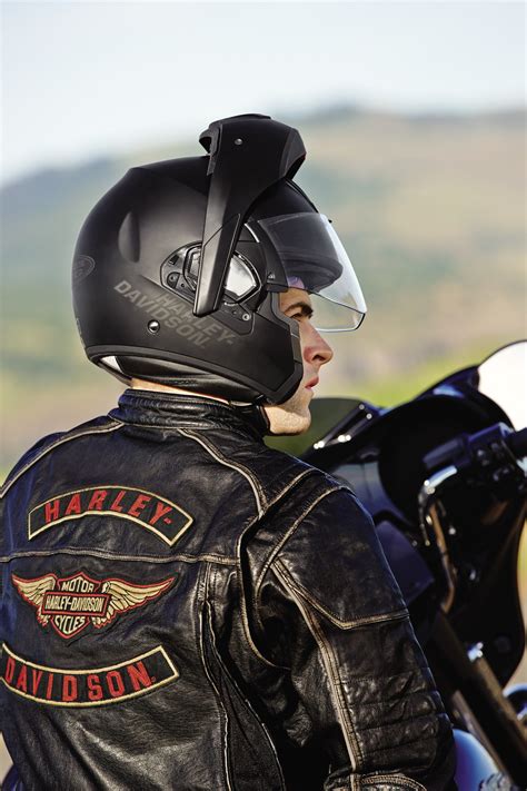 Möchte der kunde zusätzliche serviceleistungen (z.b. Harley-Davidson MotorClothes Releases New Jacket And Helmet