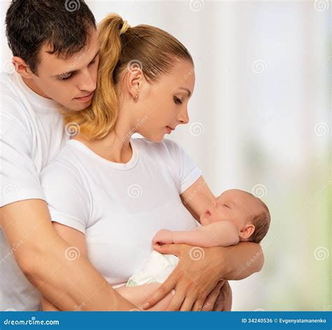 New Born Baby Images With Mother And Father Baby Viewer