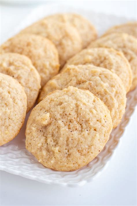 Beat in the eggs until well blended. Irish Christmas Cookies / 20 Festive Christmas Cookie ...