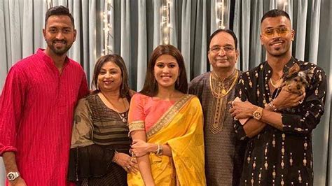 Krunal pandya was not at all pleased with his younger brother and expressed his anger on the field. Hardik Pandya Age, Family, Height, Net Worth, Tattoo, Wife ...