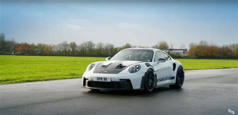Porsche 911 Gt3 Rs Boldly Challenges A Mclaren 750s To A Fast Lap