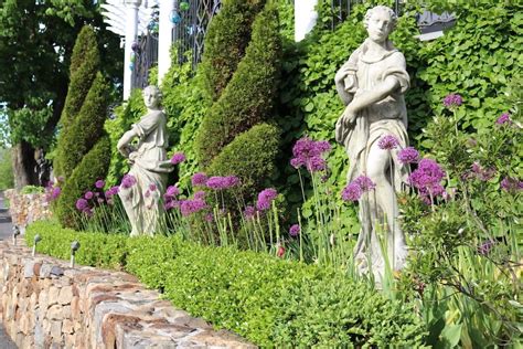 Classical Garden Statues Style And Sophistication In Your Backyard