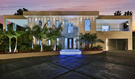 Extraordinary Home Of The Week Modern Luxury In Beverly Hills