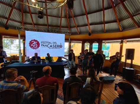 Con Gran Expectativa Mayu Sumaj Presentó El 25° Festival Del Pan Casero