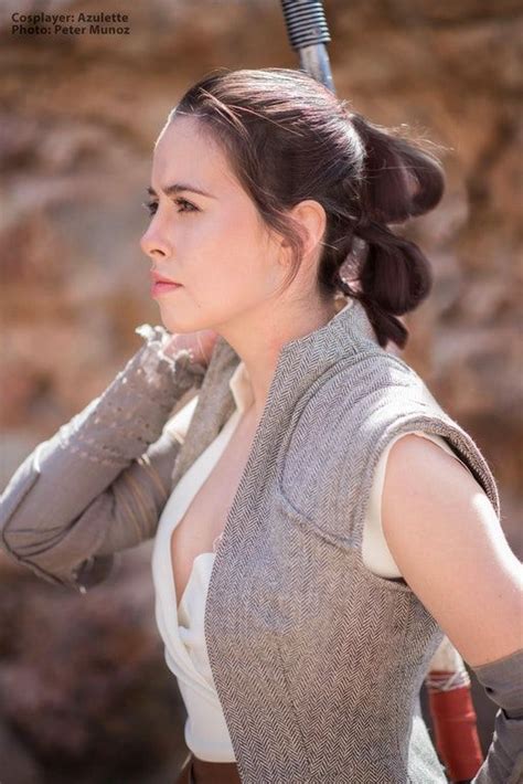 25 Unbelievably Hot Star Wars Rey Cosplays That Will Blow Your Senses