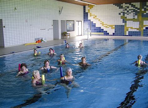 45 mitarbeiter sind hauptamtlich beschäftigt, viele aus vallendar oder der. Aqua-Fitness mit der Poolnudel