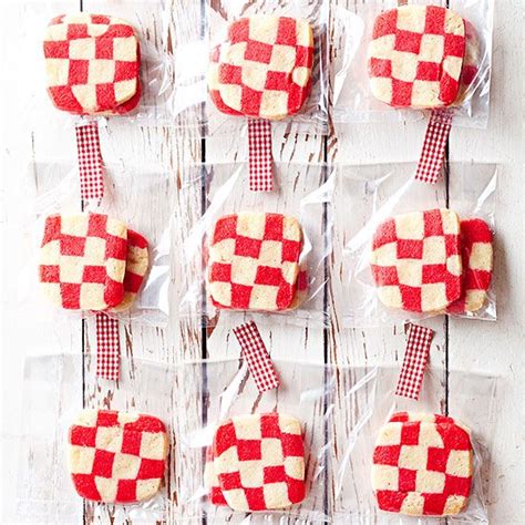 Today i have a list for you to (1) build the ultimate cookie platter for your holiday entertaining (2) find christmas cookie recipes to bake and (3) find christmas cookie recipes planning ahead? 32 All-Time Favorite Christmas Cookie Recipes | Best christmas cookies, Christmas cookies ...